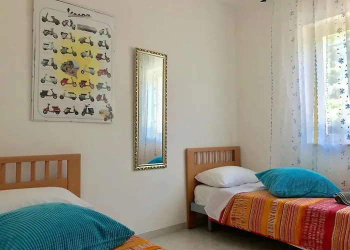 Borgonovo Penthouse 13p Nyaraló